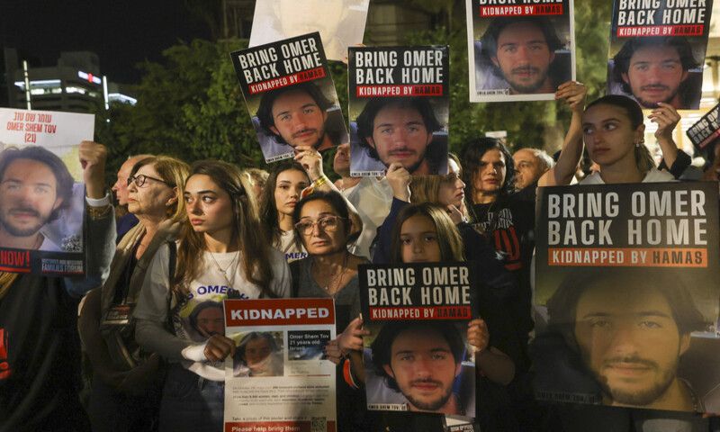 Familiares piden liberación de rehenes  