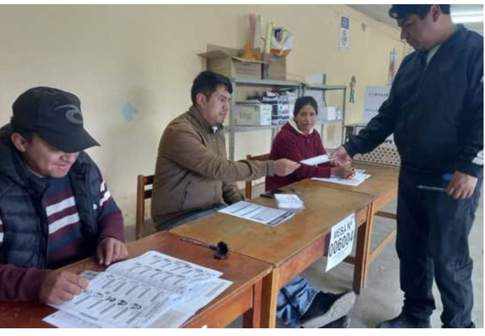 votación en elecciones  