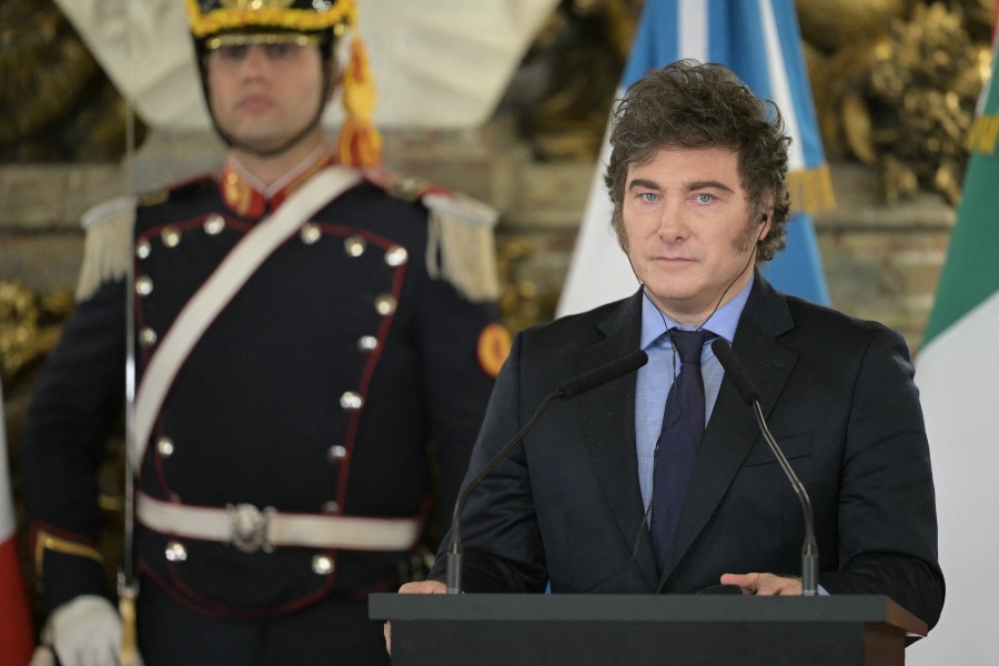 javier milei argentina migrantes