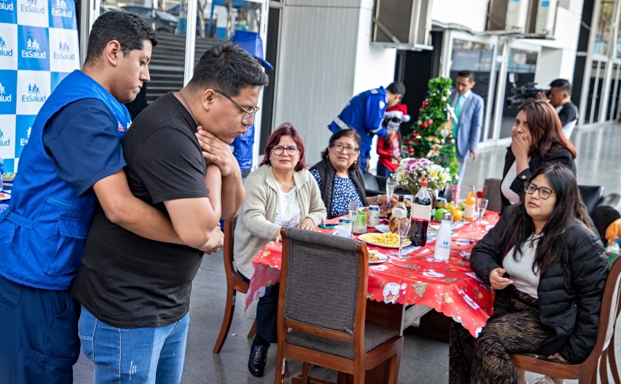 maniobra pecho atragantamiento año nuevo fiestas navidad explosivos