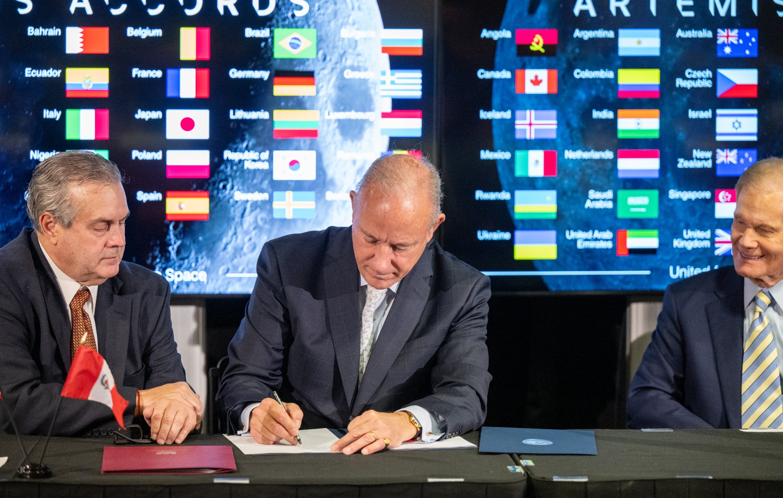 firma cancillería nasa