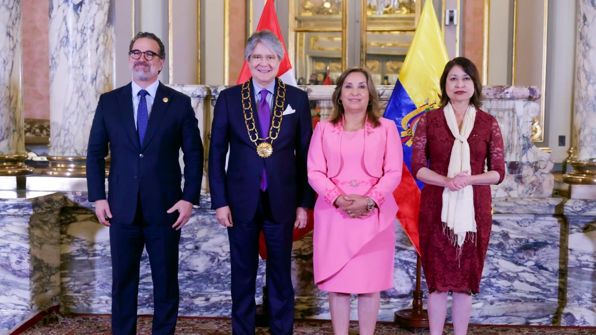 Dina Boluarte Guillermo Lasso Acuerdo de Paz