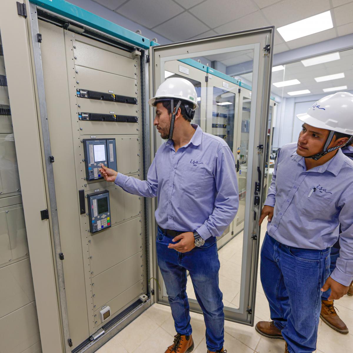 Dina Boluarte inversiones energía eléctrica