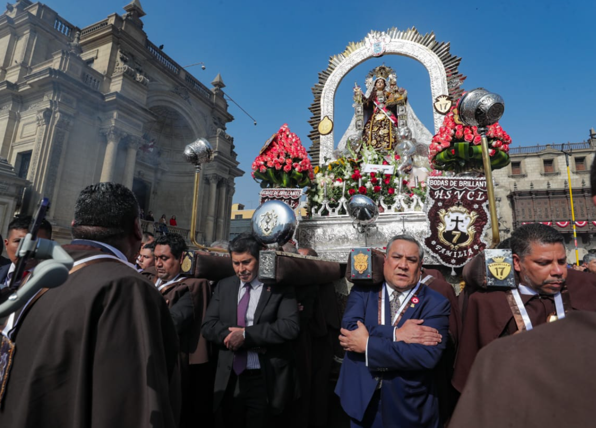 Virgen del Carmen Gustavo Adrianzén