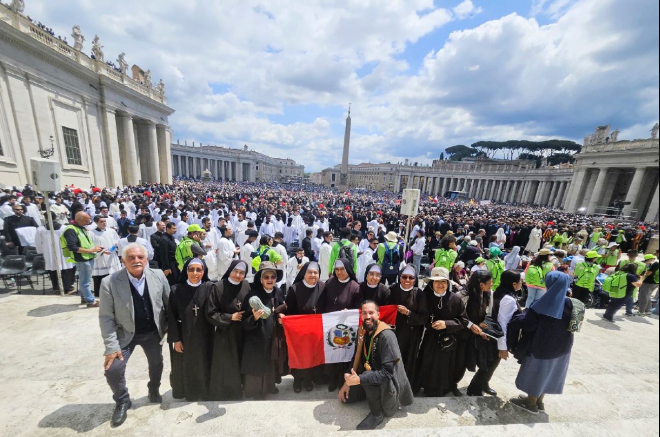 peruanos-vaticano