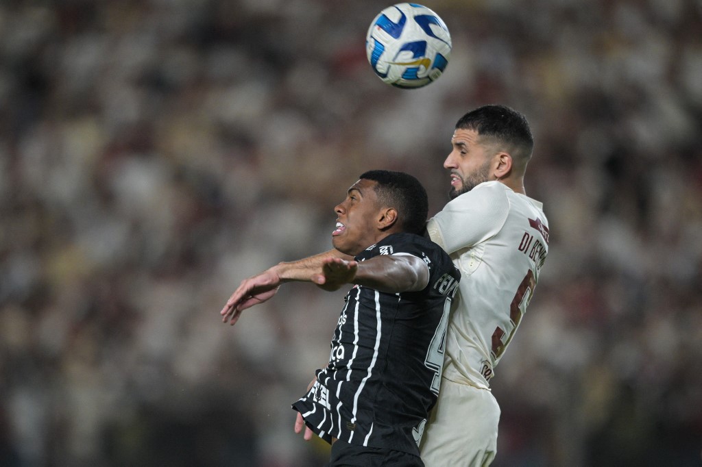 Universitario - Corinthians