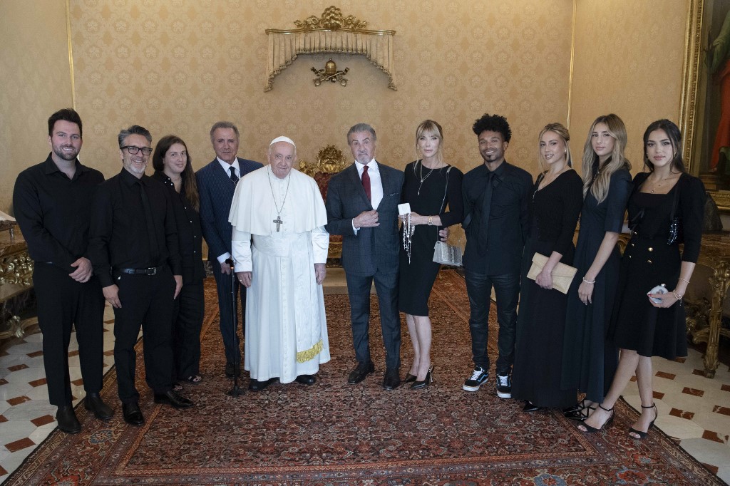  Sylvester Stallone  - Papa Francisco 