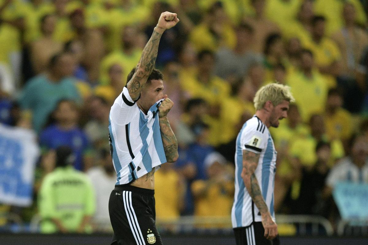 Argentina gol brasil eliminatorias messi otamendi 