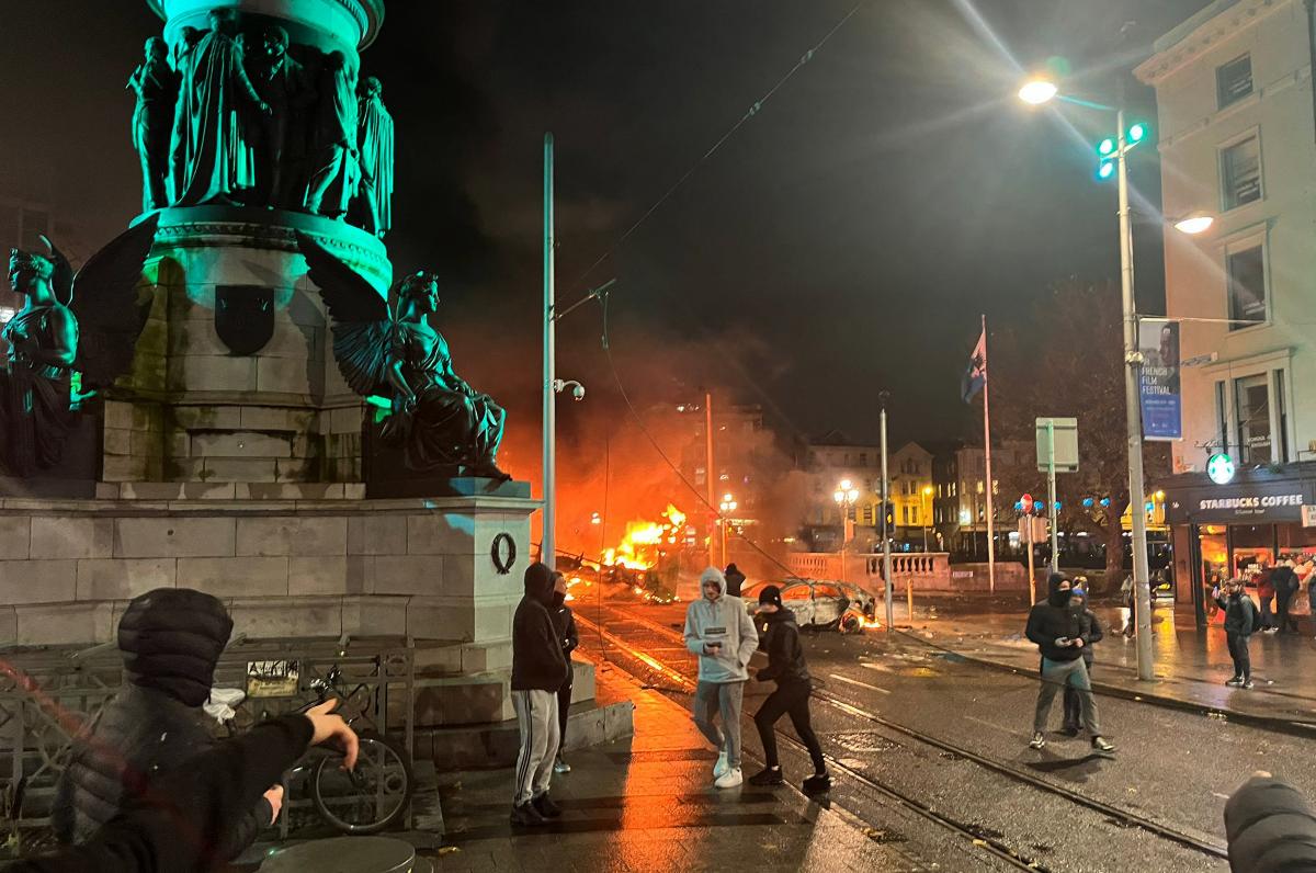 protestas irlanda acuchillaron niños 