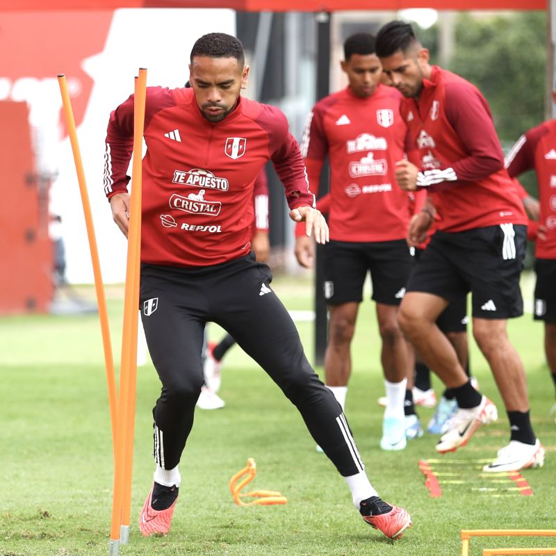 alexander callens - selección peruana