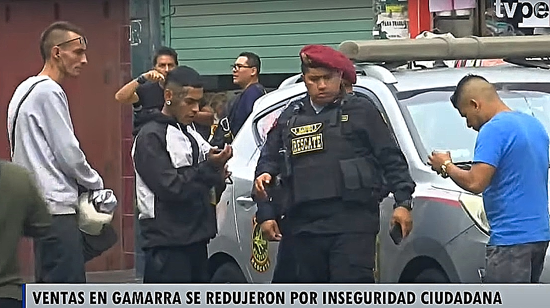 Policía delincuentes gamarra Navidad Segura