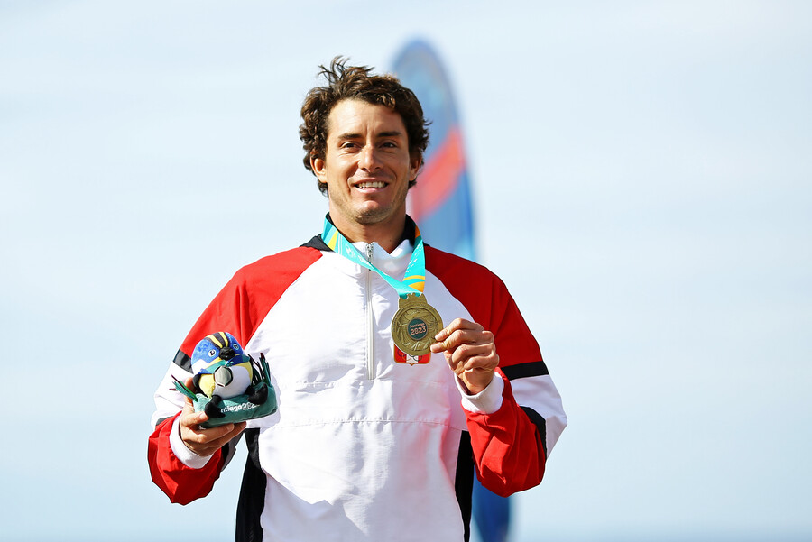LUCCA MESINAS - SURF