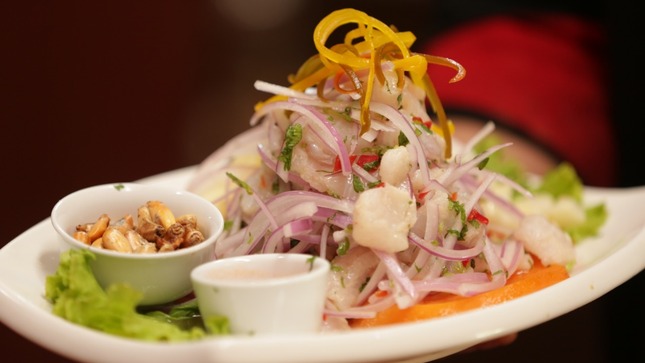 Ceviche y danzas en el evento