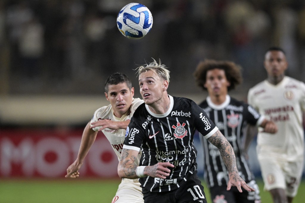 Universitario - Corinthians