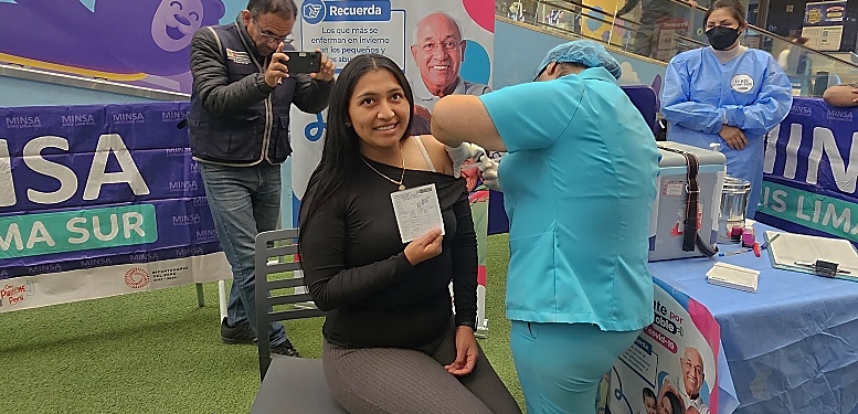 minsa vacunación real plaza