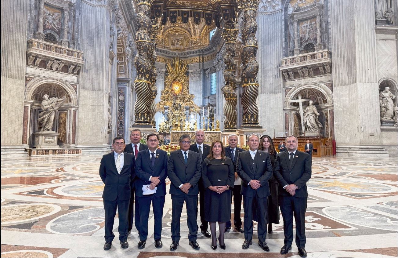 dinaboluarte-vaticano